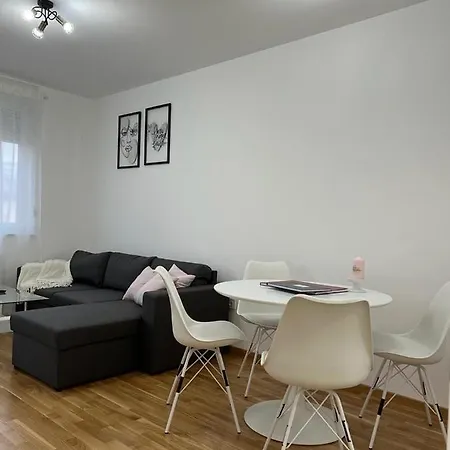 Lägenhet Natalija Stan Na Dan